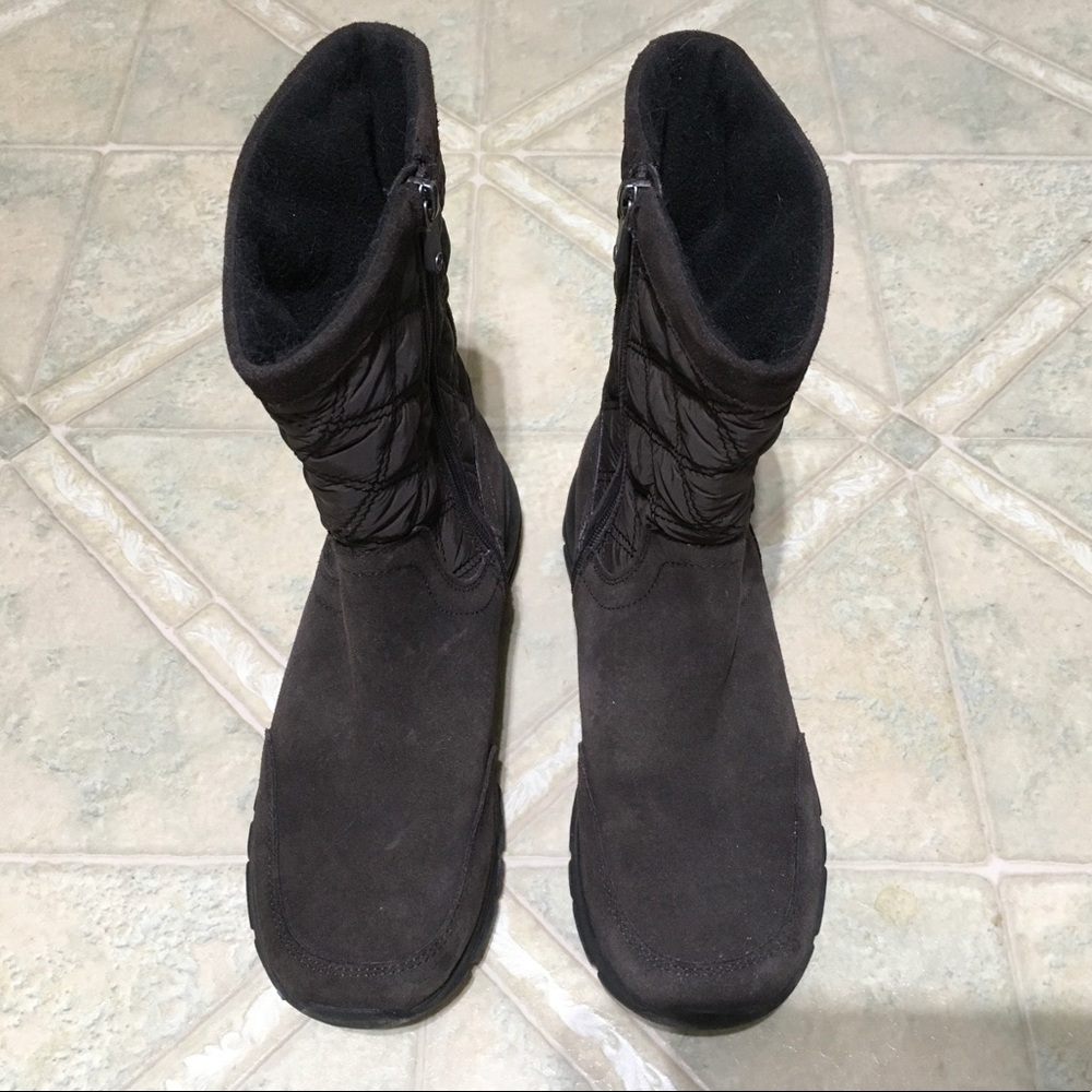 Lands End chocolate brown women’s 9B boots.